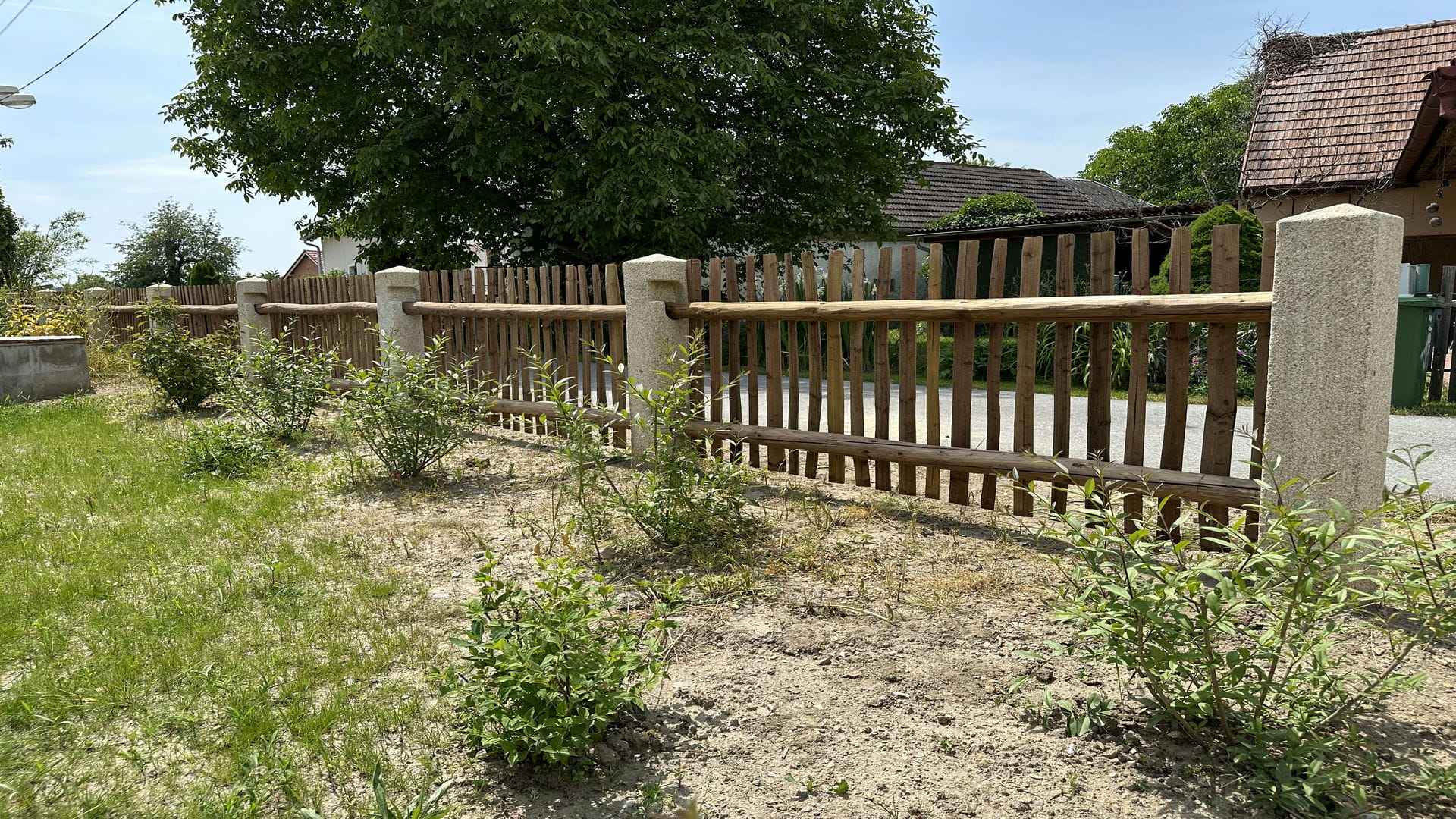 Obrázek 4 / Dřevěné ploty - ručně opracovaný   - realizace Lniště u Slavče 06-2023